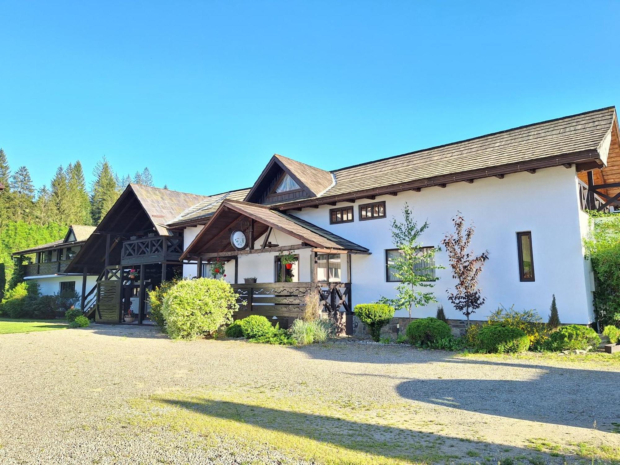 Clematis House Villa Voronet Exterior photo